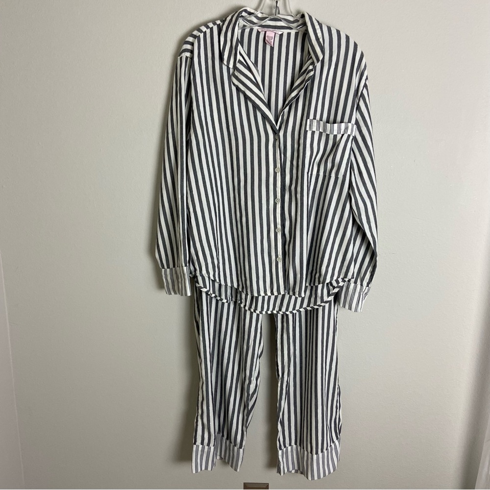 Victoria's Secret XL Gray + White Striped Metallic Flannel Pajamas 2-Piece Set - Picture 3 of 16